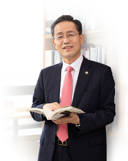  Commissioner LEE, HYOUNG IL